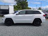 Used 2017 Jeep Grand Cherokee Altitude image 3