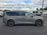 Used 2020 Chrysler Pacifica Touring-L w/ Advanced Safetytec Group image 3