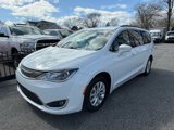 Used 2017 Chrysler Pacifica Touring-L image 2
