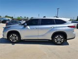 Used 2023 Toyota Highlander XLE image 4