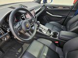 Certified 2024 Porsche Macan image 4