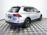 Used 2022 Volkswagen Tiguan SE w/ Panoramic Sunroof Package image 4