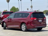 Used 2018 Chrysler Pacifica Limited image 2