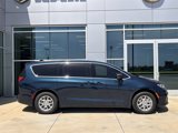 New 2025 Chrysler Pacifica Select image 3