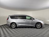 Used 2021 Chrysler Pacifica Limited image 3