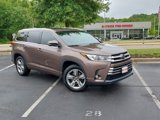 Used 2017 Toyota Highlander Limited image 2