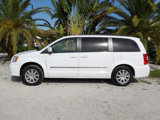 Used 2016 Chrysler Town & Country Touring image 3