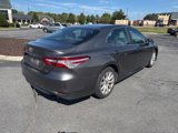 Used 2018 Toyota Camry LE image 4