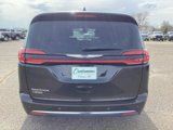 Used 2023 Chrysler Pacifica Touring-L image 4