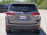 Used 2019 Toyota Highlander XLE image 5
