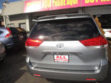 Used 2014 Toyota Sienna XLE image 5