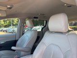 Used 2019 Chrysler Pacifica Touring-L image 5