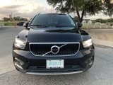 Used 2022 Volvo XC40 T5 Momentum image 2