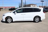 Used 2022 Chrysler Pacifica Touring-L image 6