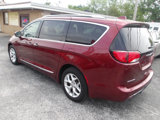 Used 2017 Chrysler Pacifica Touring-L Plus w/ Advanced Safetytec Group image 5