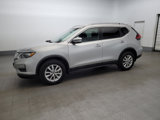 Used 2017 Nissan Rogue SV image 2