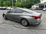 Used 2024 Nissan Altima 2.5 SV image 2