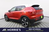 Used 2019 Volvo XC40 T5 Momentum image 3