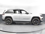 Used 2022 Jeep Grand Cherokee Altitude image 4