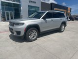 Used 2023 Jeep Grand Cherokee L Laredo image 2