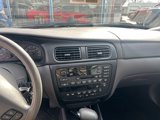 Used 2001 Ford Taurus SEL image 2