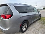 Used 2019 Chrysler Pacifica Touring-L image 3