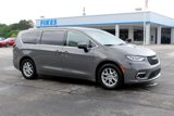 Used 2023 Chrysler Pacifica Touring-L image 4