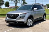 Used 2023 Hyundai Venue SE image 2