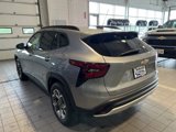 Used 2024 Chevrolet Trax LT w/ LT Convenience Package image 6