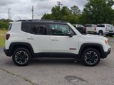 Used 2016 Jeep Renegade Trailhawk image 3