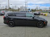 Used 2022 Chrysler Voyager LX image 6