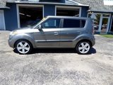 Used 2010 Kia Soul ! image 2