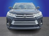 Used 2017 Toyota Highlander XLE image 2