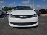 Used 2022 Chrysler Voyager LX image 3