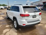 Used 2021 Jeep Grand Cherokee Laredo image 3