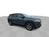 New 2025 Chevrolet Equinox LT image 2
