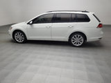 Used 2017 Volkswagen Golf SE image 3