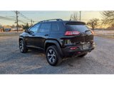 Used 2016 Jeep Cherokee Trailhawk w/ Comfort/Convenience Group image 5