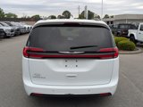 Certified 2022 Chrysler Pacifica Touring-L image 6