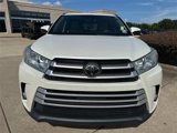Used 2017 Toyota Highlander XLE image 2