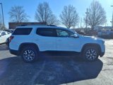 Used 2023 GMC Acadia SLT image 3