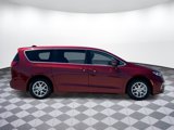 Used 2023 Chrysler Pacifica Touring-L image 2