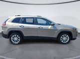 Used 2019 Jeep Cherokee Latitude w/ Popular Appearance Group image 2