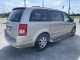 Used 2009 Chrysler Town & Country Touring image 5