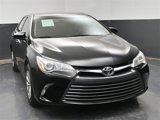 Used 2015 Toyota Camry LE image 2