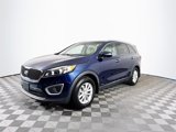Used 2017 Kia Sorento LX w/ LX Convenience Package image 3