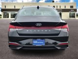 Certified 2022 Hyundai Elantra SEL w/ Convenience Package image 4