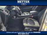 Used 2022 Ford Edge SE w/ Black Appearance Package image 5