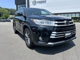 Used 2017 Toyota Highlander XLE image 2