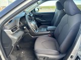 Used 2024 Toyota Highlander LE image 2